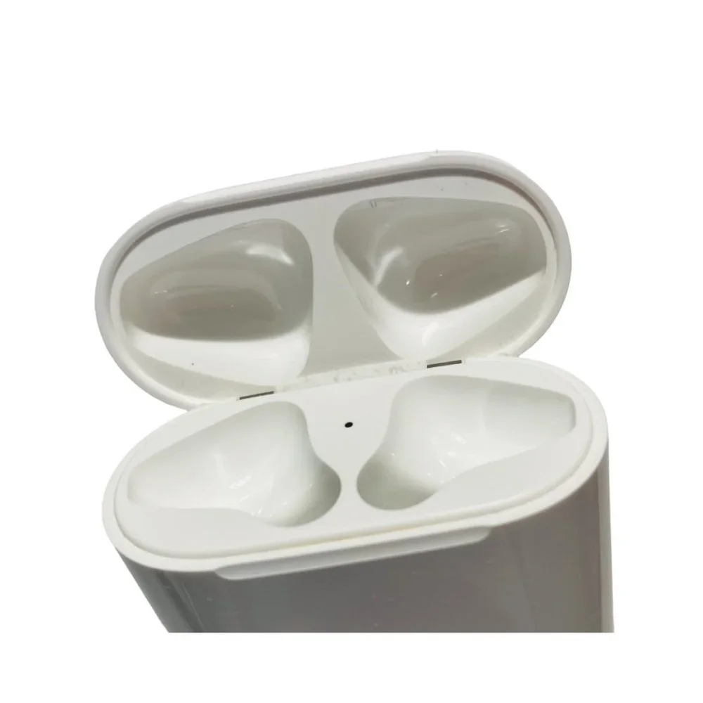 APPLE AIRPODS PRO w/ Wireless Charging Case in White w/ Box (Good Working Order)